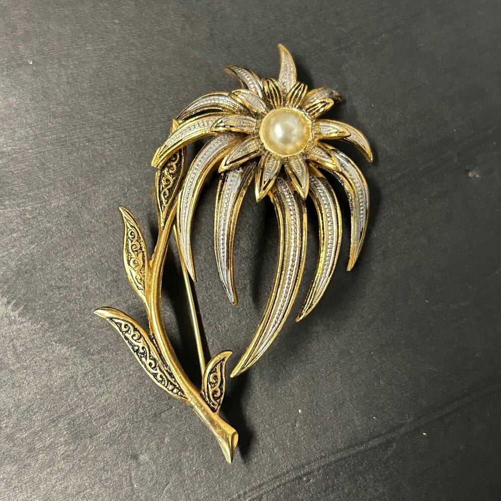 Vintage‎ MCM Spanish Damascene Artistry Flower Brooch